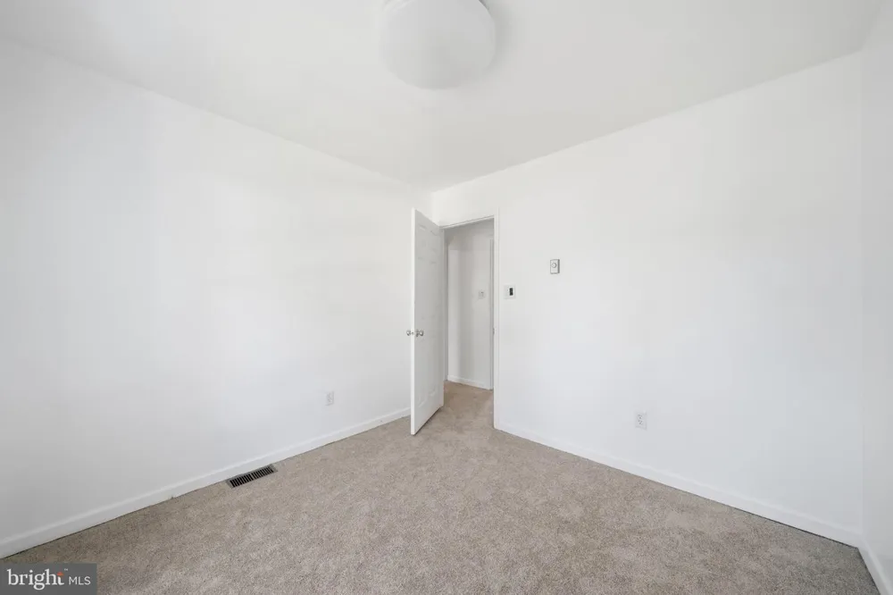 913 FAWN AVENUE Pasadena, MD 21122