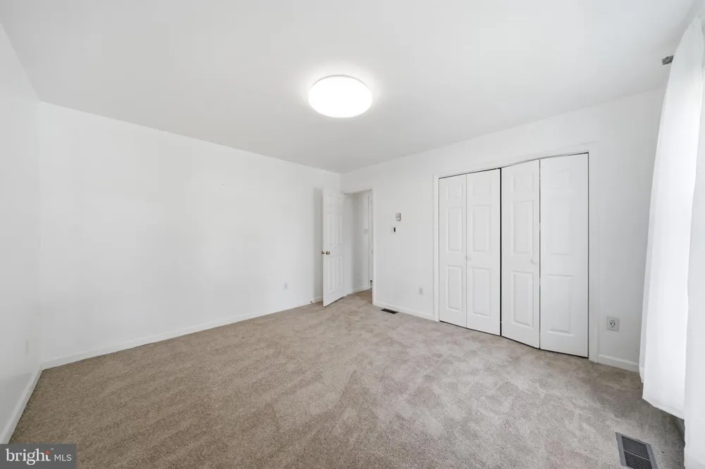 913 FAWN AVENUE Pasadena, MD 21122
