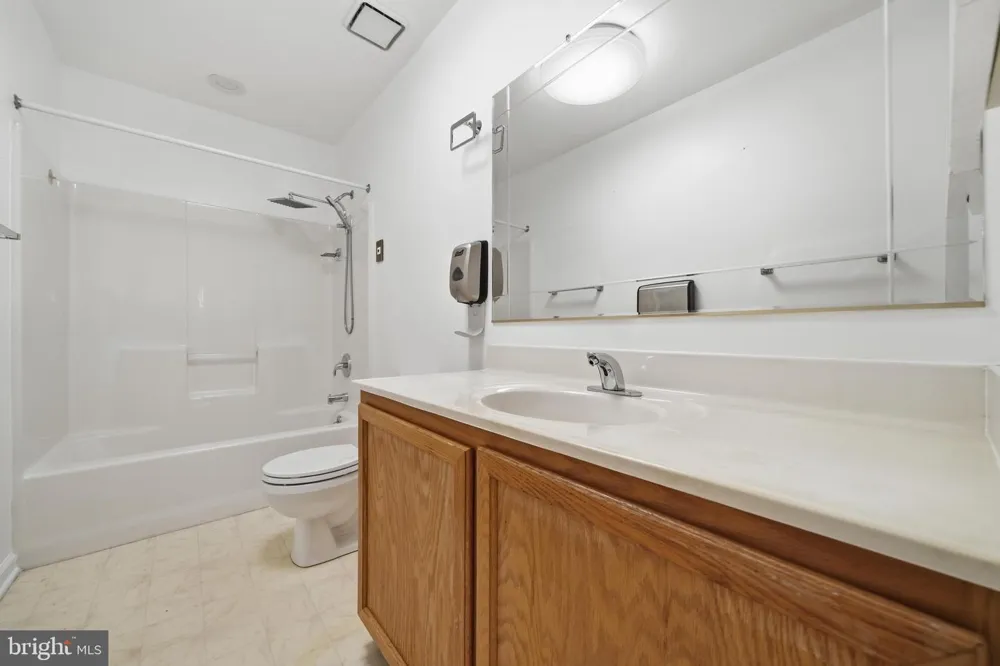 913 FAWN AVENUE Pasadena, MD 21122