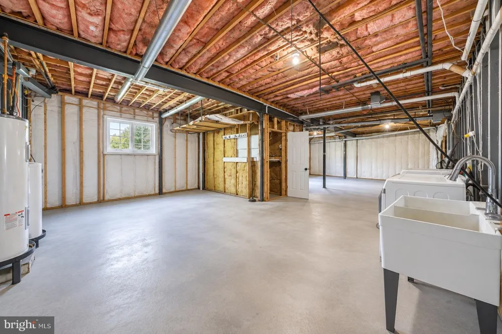 913 FAWN AVENUE Pasadena, MD 21122