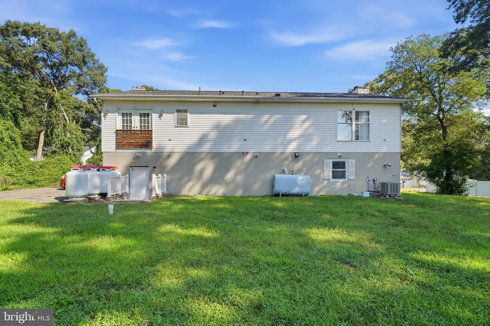 913 FAWN AVENUE Pasadena, MD 21122