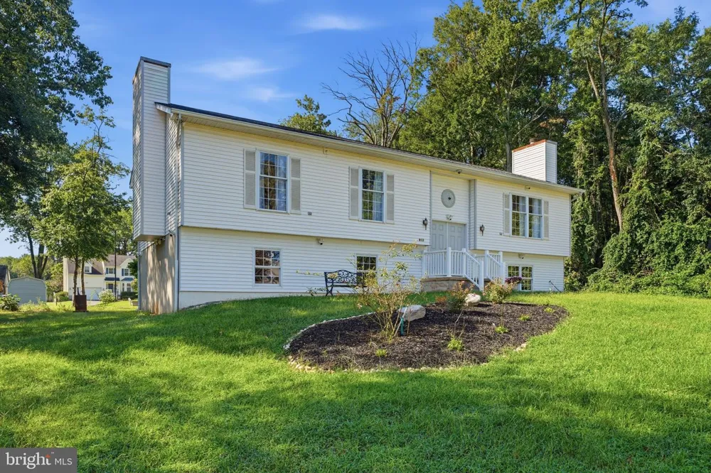 913 FAWN AVENUE Pasadena, MD 21122