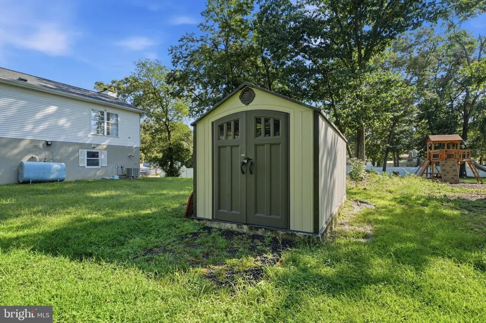913 FAWN AVENUE Pasadena, MD 21122