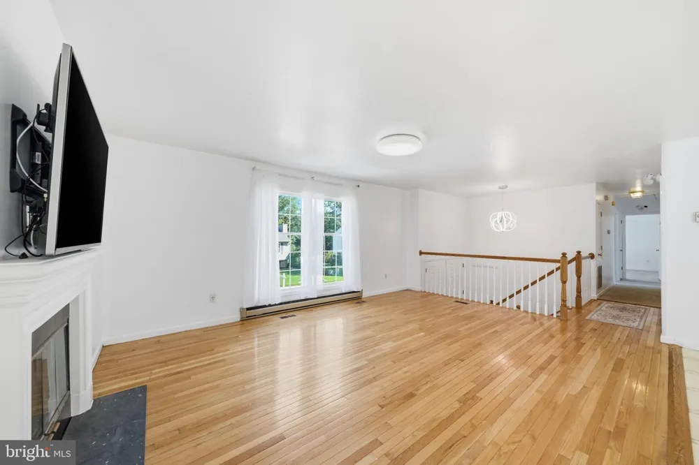 913 FAWN AVENUE Pasadena, MD 21122