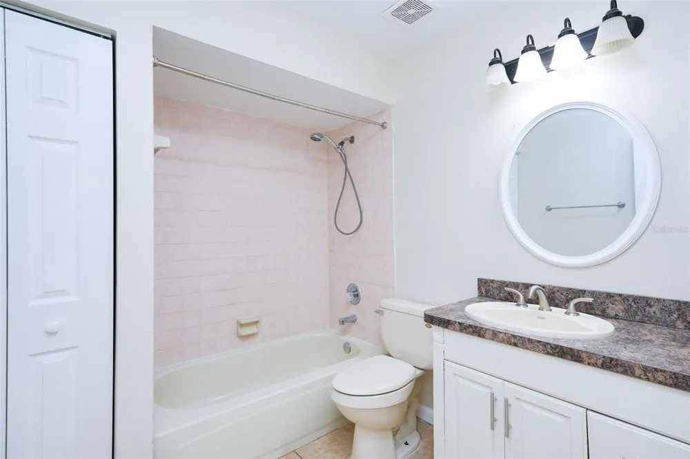 3614 PINE KNOT DRIVE Valrico, FL 33596