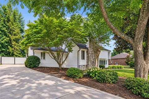 290 Saddle Lake Drive
