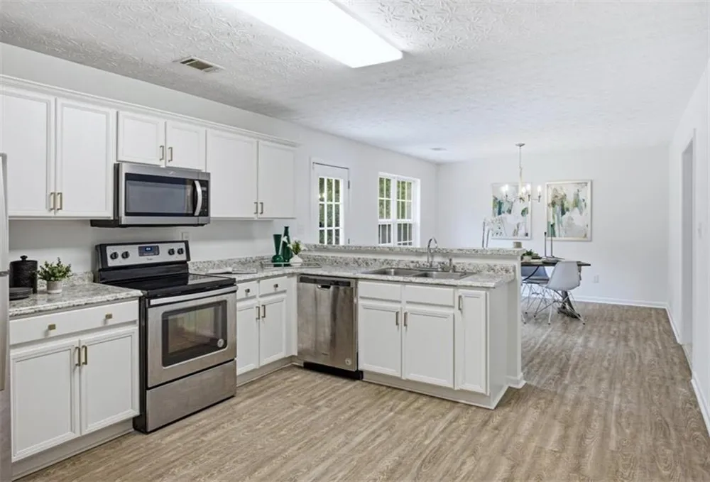 255 Hunters Trace Covington, GA 30014
