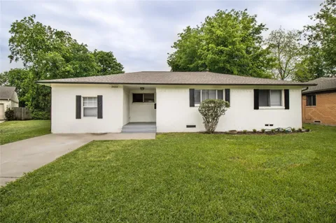 3422 Moon Drive