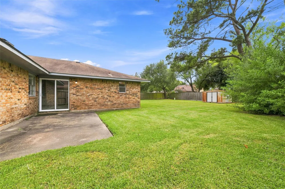 21735 Greenham Drive Houston, TX 77388