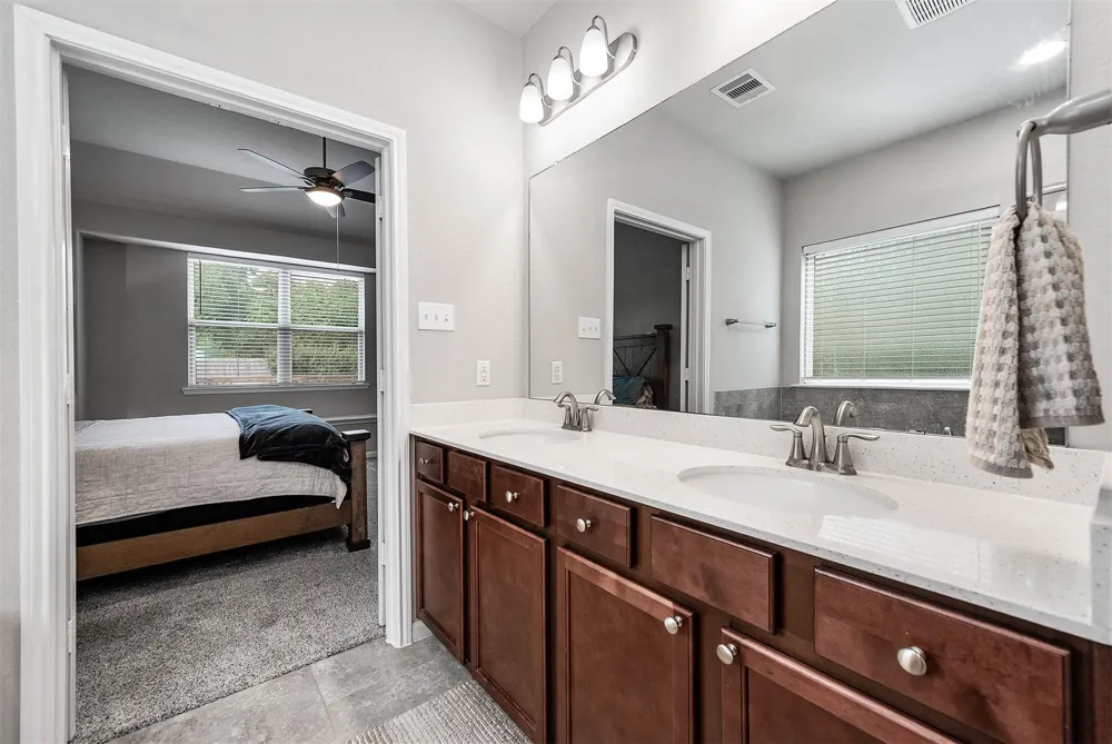 565 Winburn Tide Lane La Porte, TX 77571