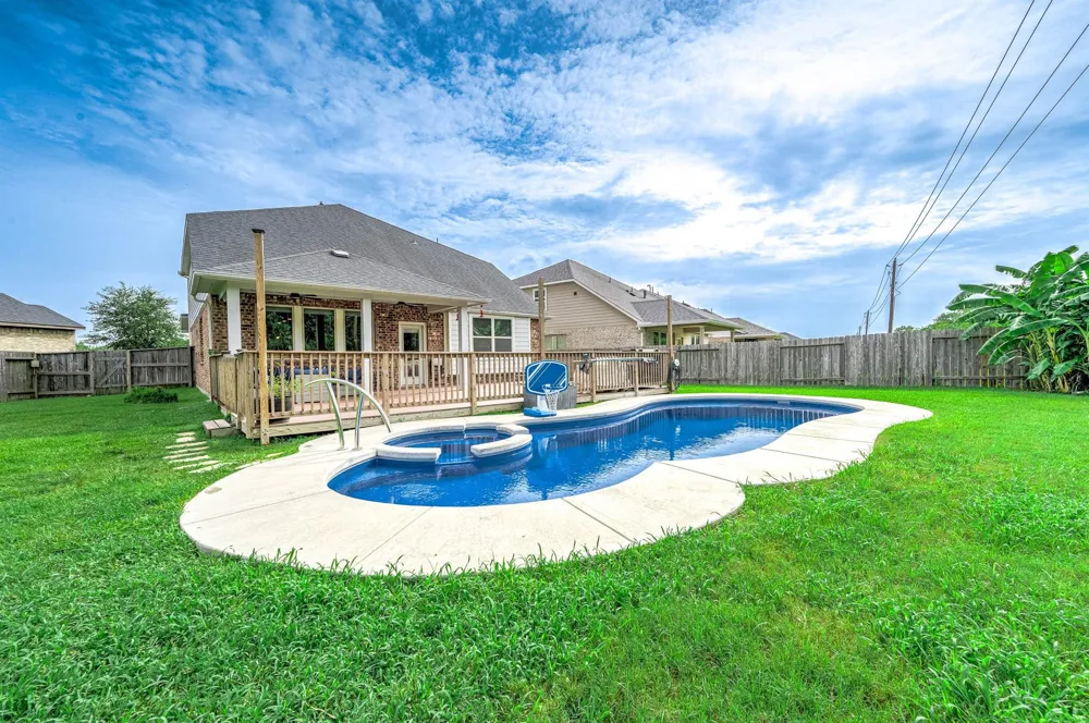565 Winburn Tide Lane La Porte, TX 77571