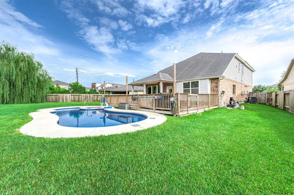 565 Winburn Tide Lane La Porte, TX 77571