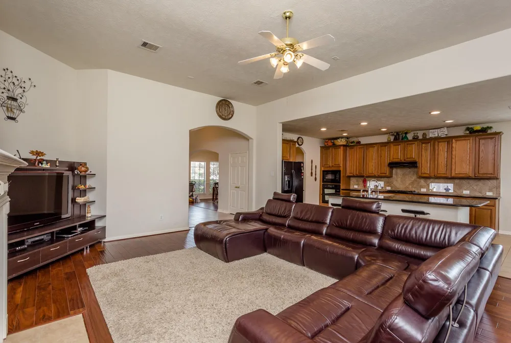 6706 Ashworth Drive Sugar Land, TX 77479