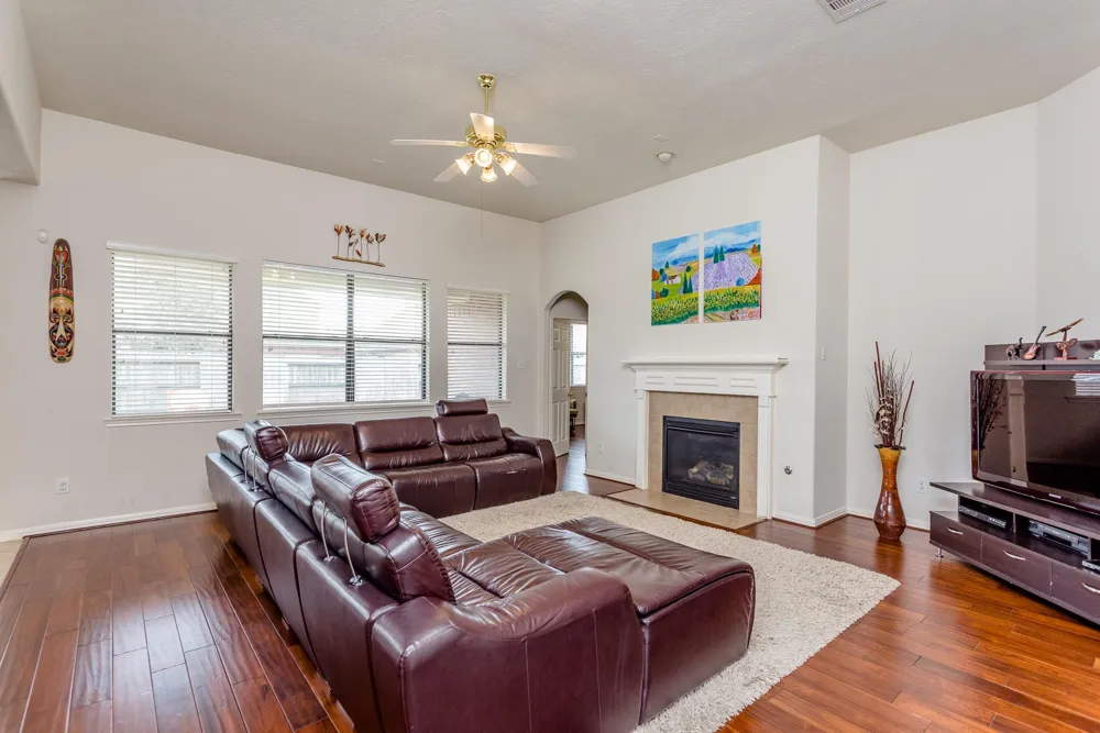 6706 Ashworth Drive Sugar Land, TX 77479