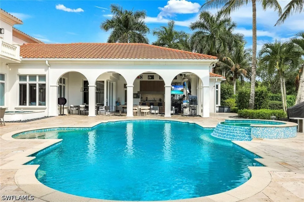 Escada Court Naples, FL 34109
