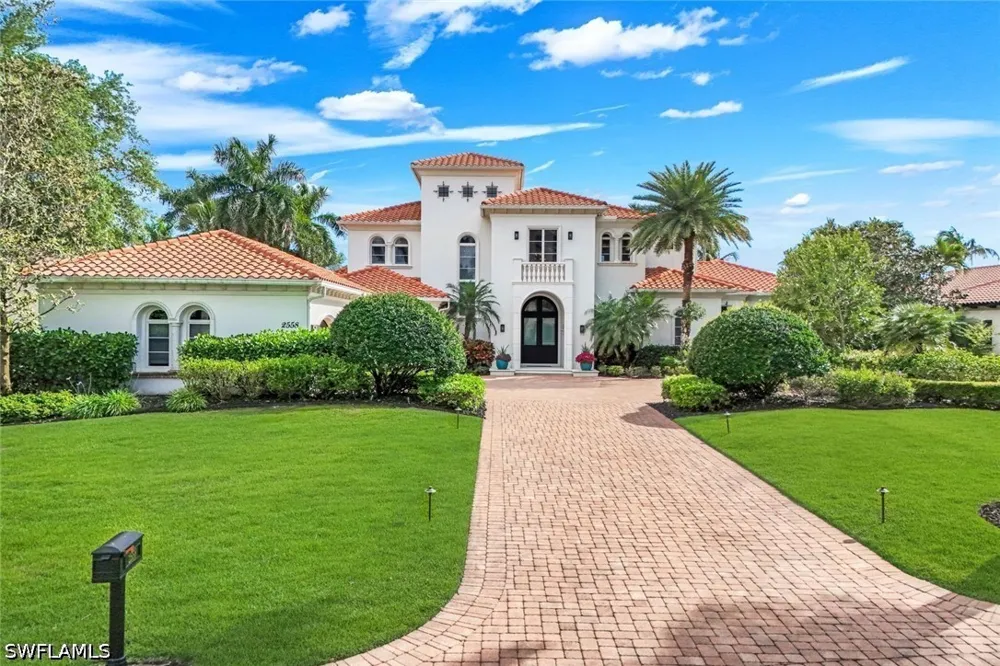 Escada Court Naples, FL 34109