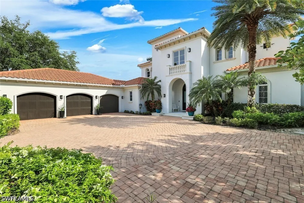 Escada Court Naples, FL 34109