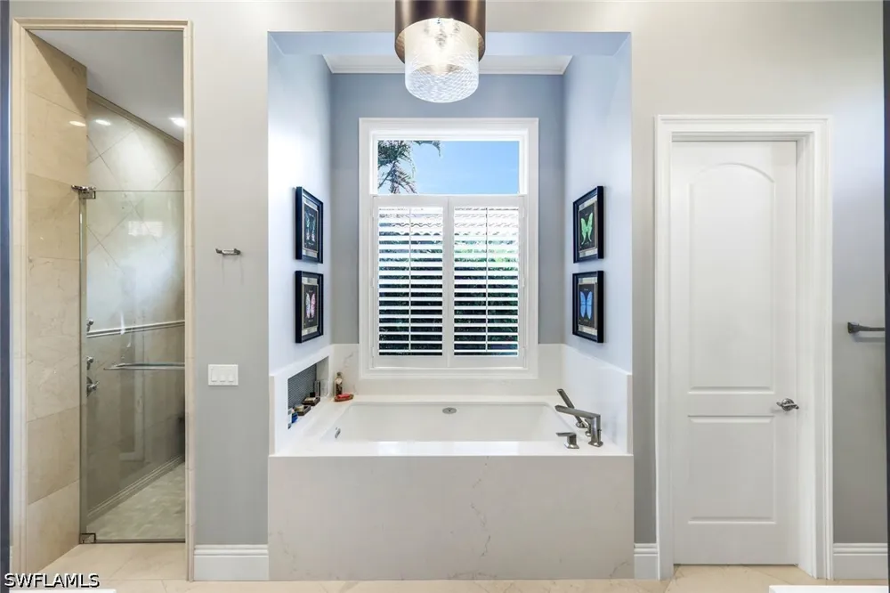 Escada Court Naples, FL 34109