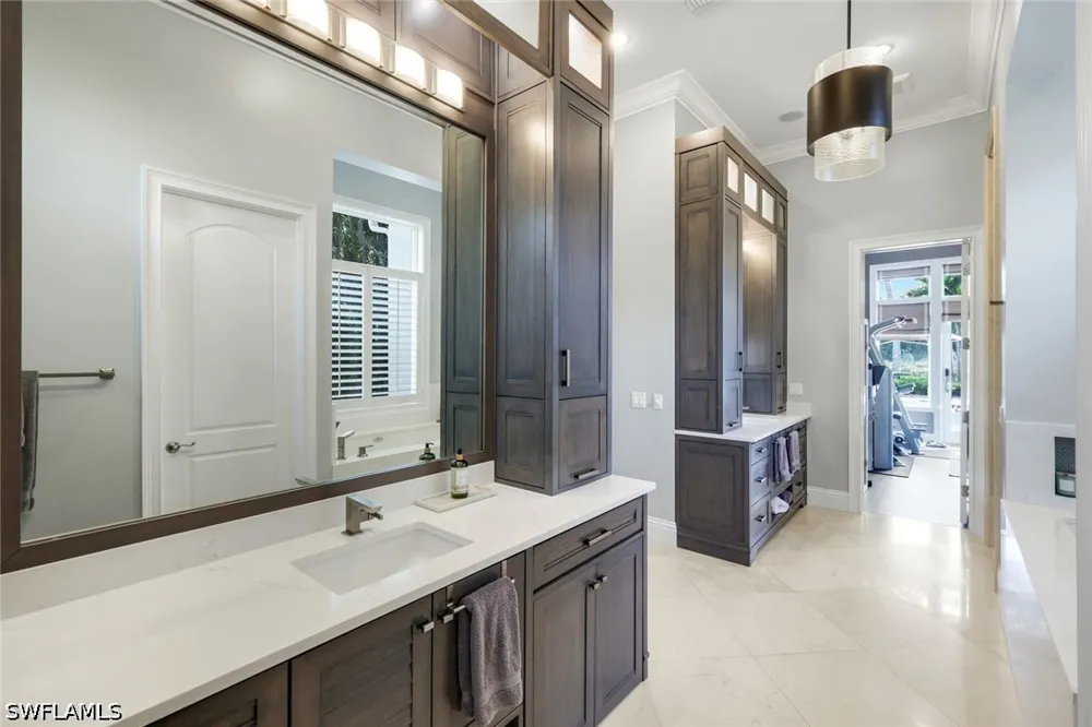 Escada Court Naples, FL 34109