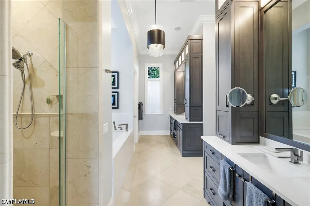 Escada Court Naples, FL 34109