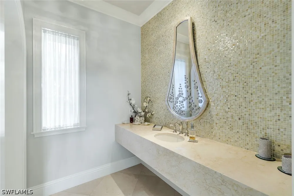 Escada Court Naples, FL 34109