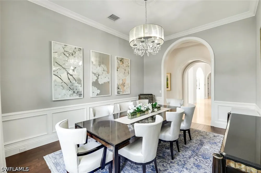 Escada Court Naples, FL 34109