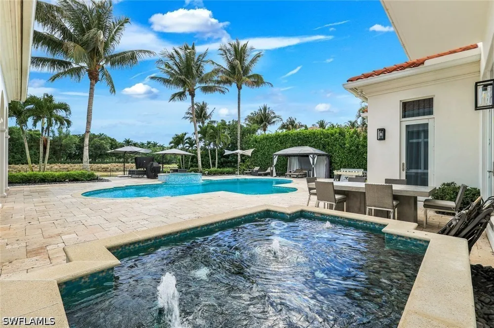Escada Court Naples, FL 34109