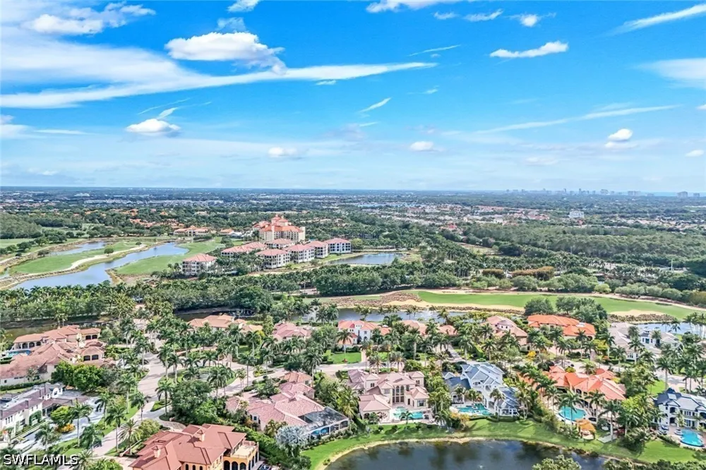 Escada Court Naples, FL 34109