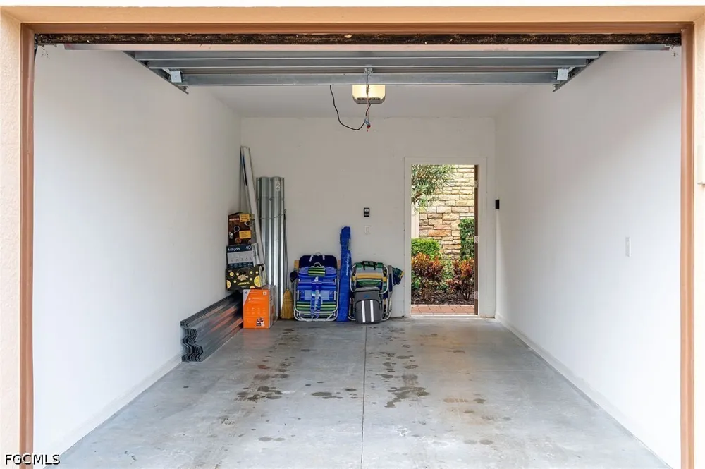 Pocida Court #103 Naples, FL 34119