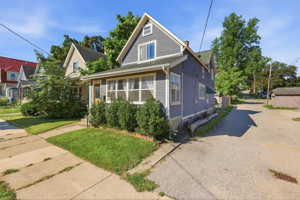 325 Grand Avenue NE Grand Rapids, MI 49503