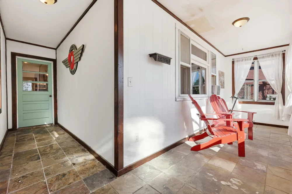 325 Grand Avenue NE Grand Rapids, MI 49503