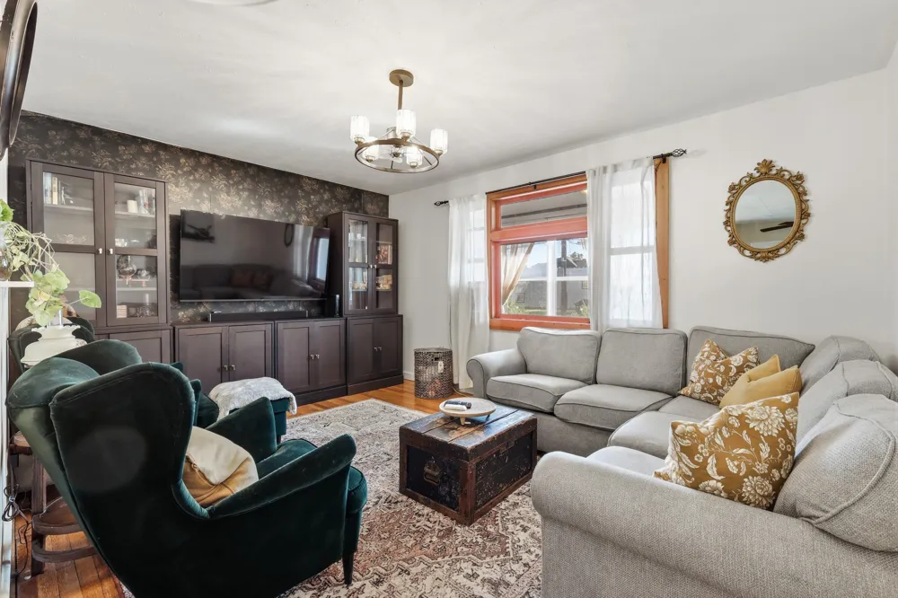 325 Grand Avenue NE Grand Rapids, MI 49503