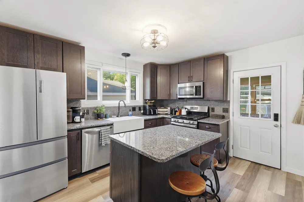 325 Grand Avenue NE Grand Rapids, MI 49503