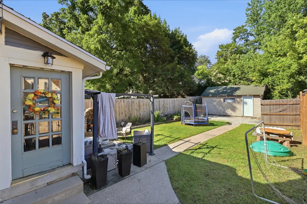 325 Grand Avenue NE Grand Rapids, MI 49503