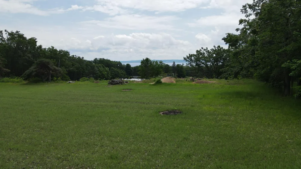 658 W Bluff Drive Harbor Springs, MI 49740