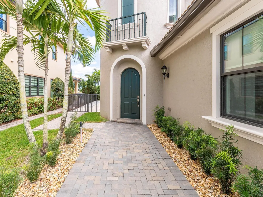 9040 Watercrest Circle W Parkland, FL 33076