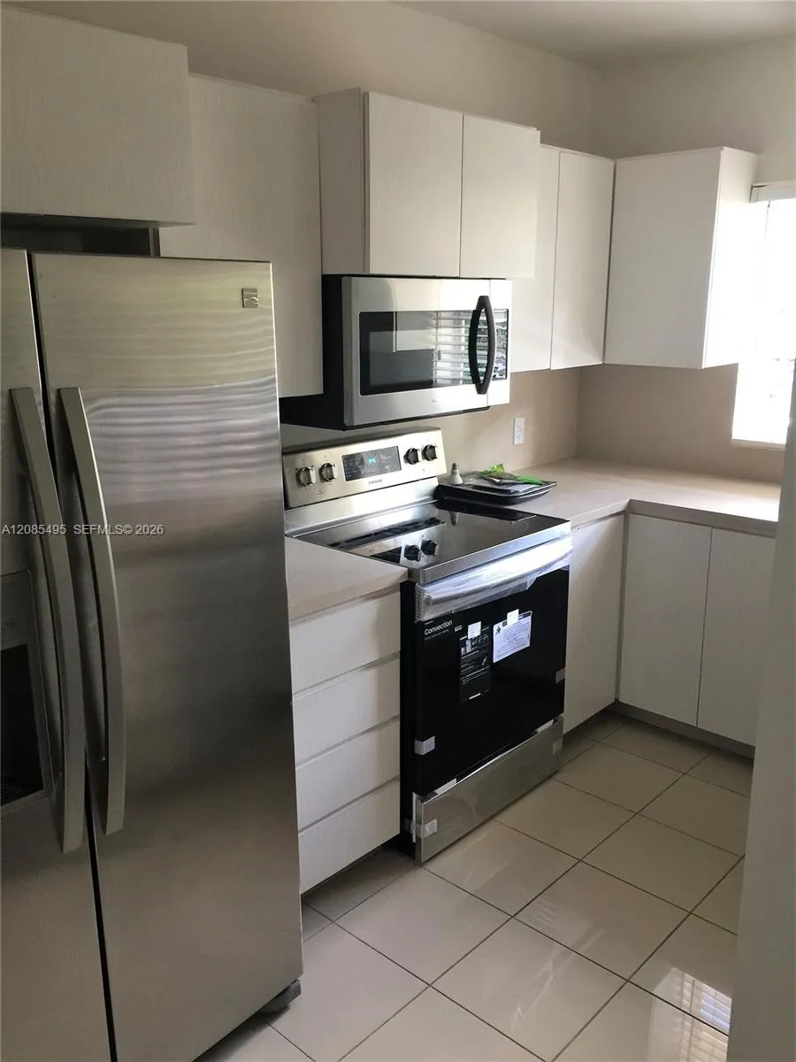 609 Puerta Ave Coral Gables, FL 33143