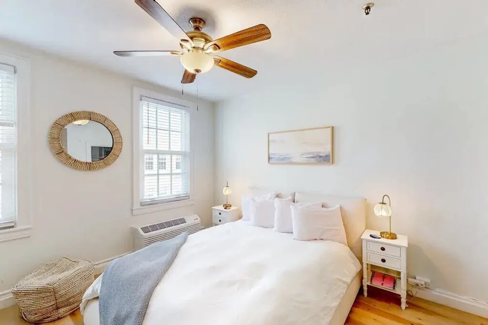 235 Sunrise Avenue #3215 Palm Beach, FL 33480