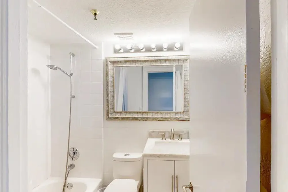 235 Sunrise Avenue #3215 Palm Beach, FL 33480