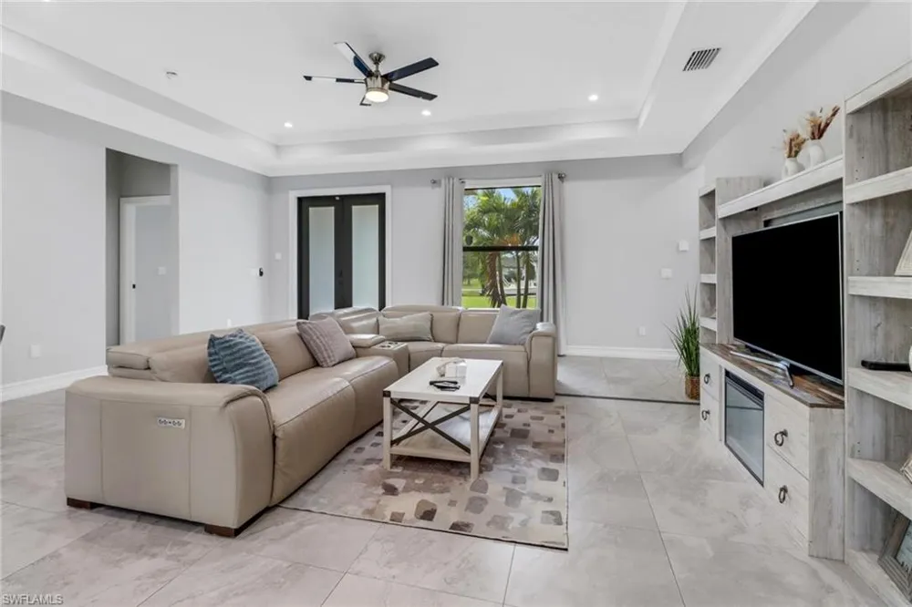 332 14th Street SE Naples, FL 34117