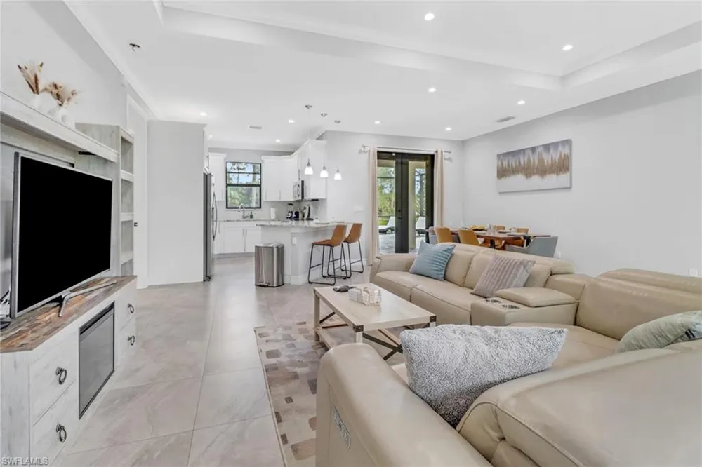 332 14th Street SE Naples, FL 34117