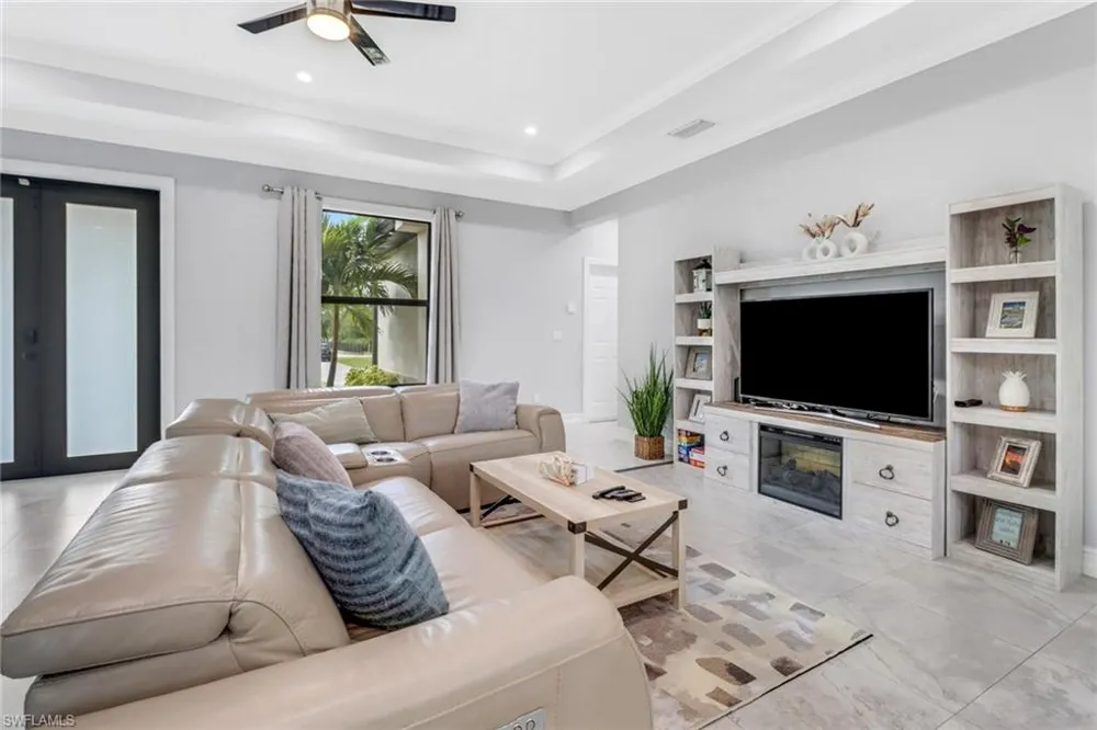 332 14th Street SE Naples, FL 34117