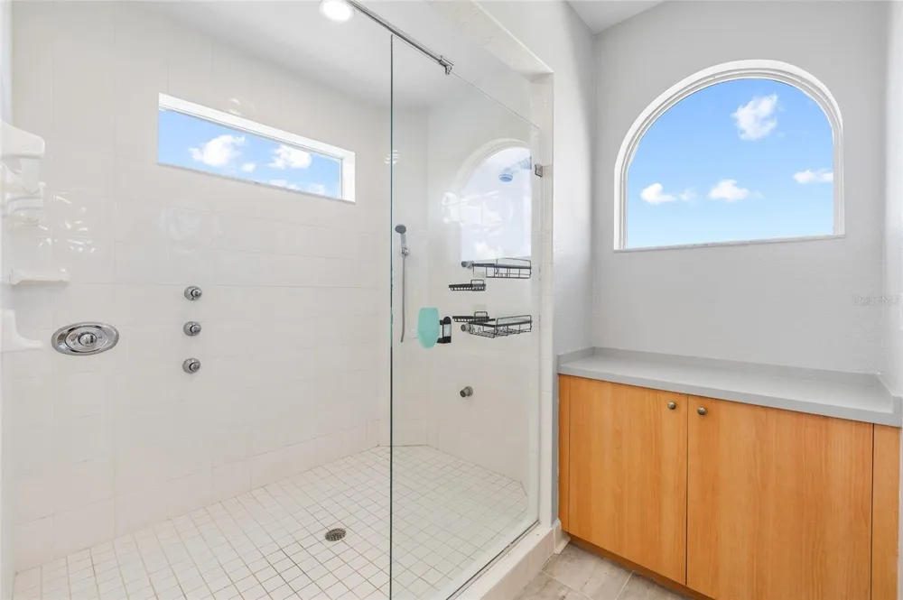 2106 PELICAN COURT Tarpon Springs, FL 34689