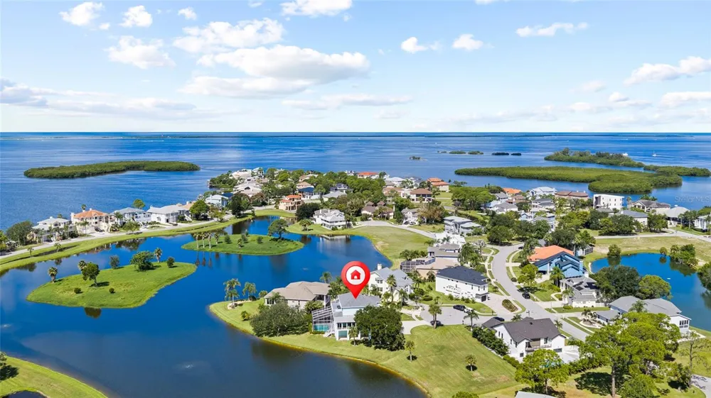 2106 PELICAN COURT Tarpon Springs, FL 34689
