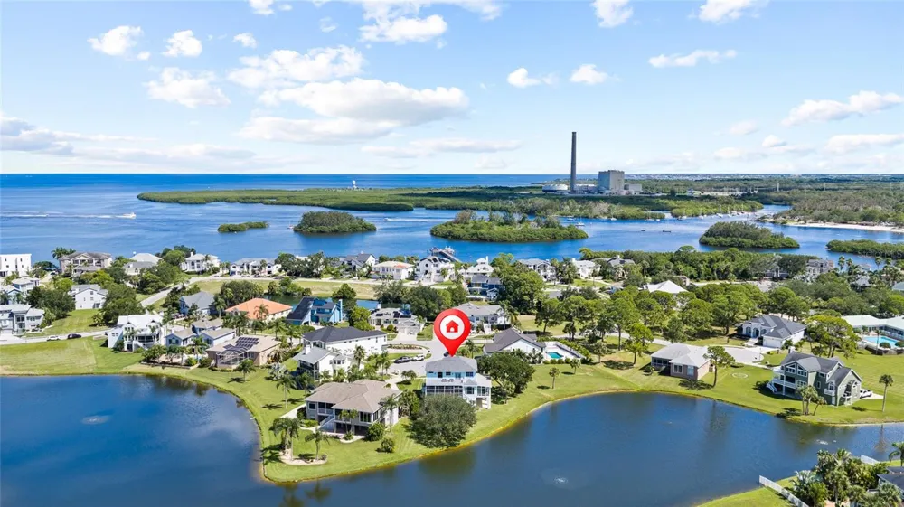 2106 PELICAN COURT Tarpon Springs, FL 34689
