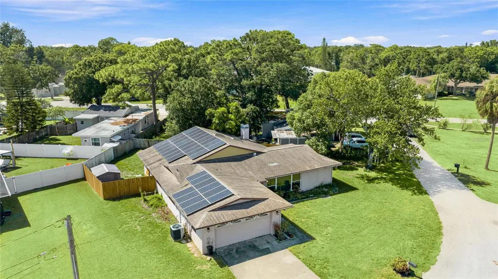 802 EMBASSY ROAD Largo, FL 33771