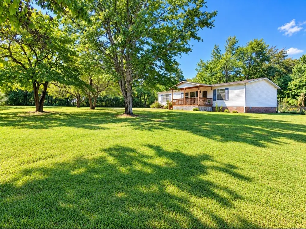 10119 N Twin Springs Rd Bon Aqua, TN 37025