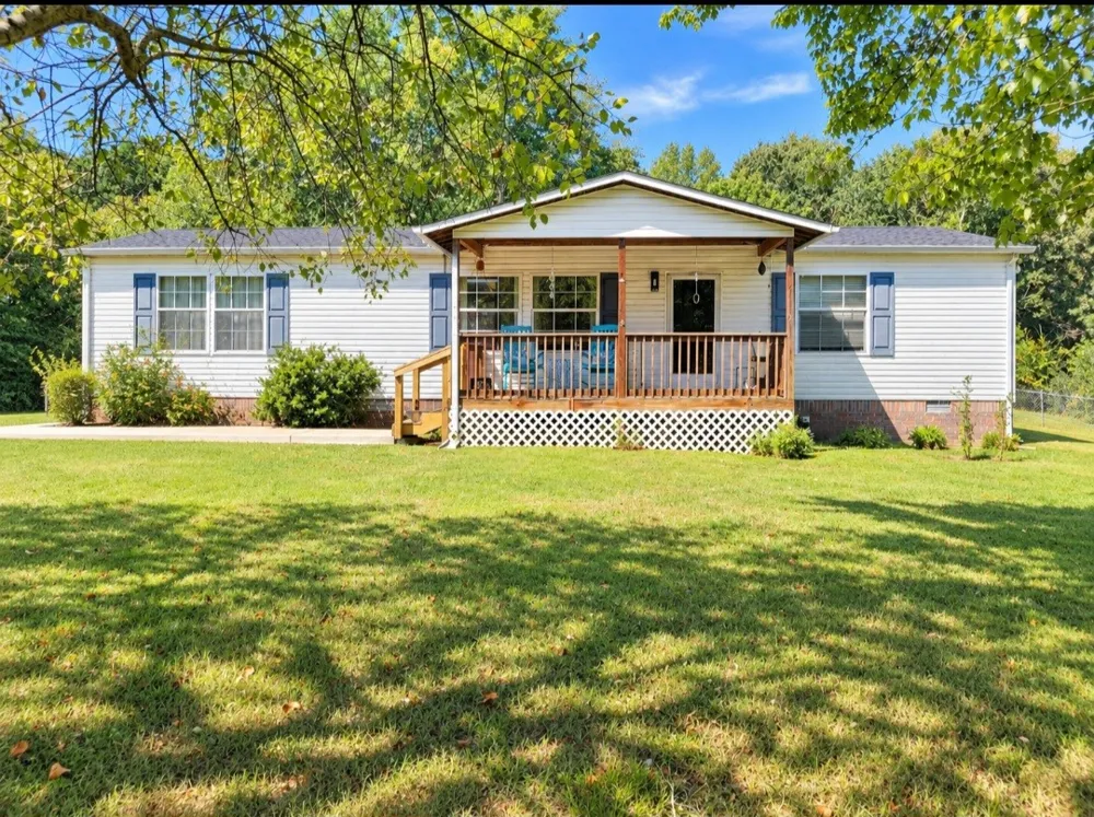 10119 N Twin Springs Rd Bon Aqua, TN 37025