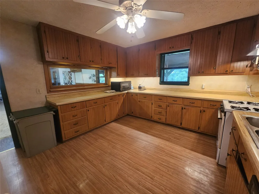 1350 County Road 45400 Paris, TX 75462