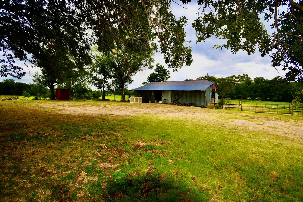 324 County Road 317 Comanche, TX 76442